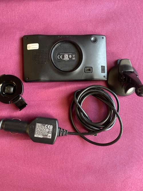 GARMIN DRIVESMART 55 MT-S *WINDSCREEN BRACKRT*CAR CHARGER & USB CABLE